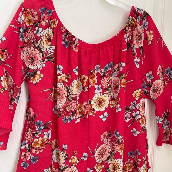 FIRST LOVE FLORAL TOP. HOT PINK FLOWY, BOHO, HAWAIIAN TOP. LIKE NEW! - Picture 8 of 12